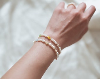 Bracciale di perle, braccialetto di margherite, gioielli riempiti d'oro, braccialetto di perle, regalo per la mamma, regalo per la fidanzata, regalo per la damigella d'onore, braccialetto da donna
