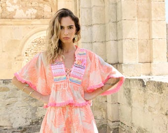 Damen Sommer Hippie Ibiza Boho-Set aus Bluse und Shorts mit Stickereien und Fransen