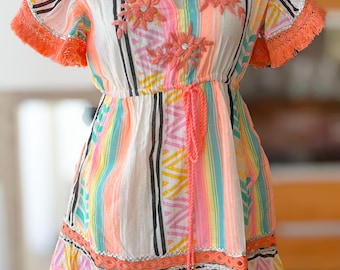 Damen Boho Hippie Ibiza Sommer Minikleid mit bunten Streifen