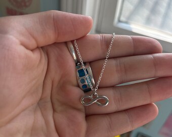 infinity necklace in silver