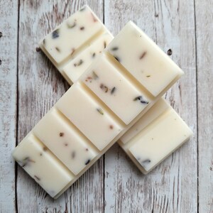 Lavender highly scented soy wax melts Botanical melts Vegan Eco-Friendly Cruelty free Plastic free packaging Highly fragranced Snap Bar