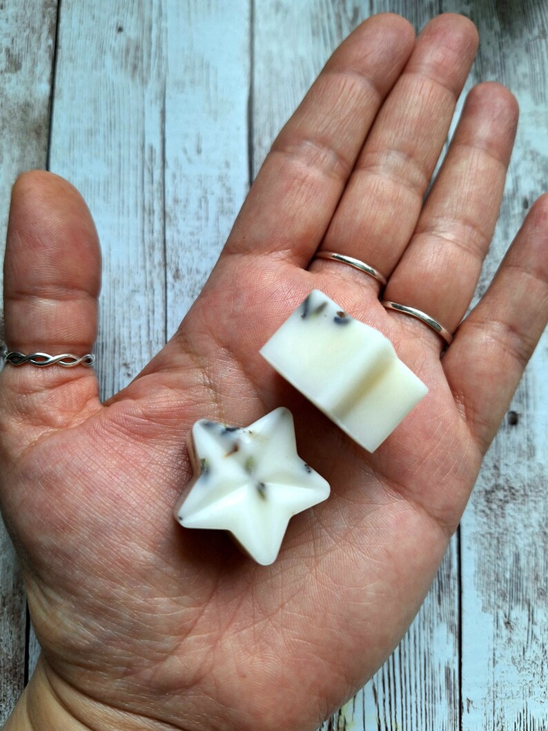 Lavender highly scented soy wax melts Botanical melts Vegan Eco-Friendly Cruelty free Plastic free packaging Highly fragranced image 4