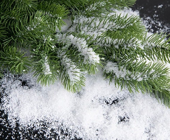 Faux Fake Snow Dry Plastic Snowflakes for Xmas Christmas Decorations -  China Faux Snow and Plastic Snow price