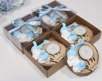 Handgemaakte houten kaarsjes als bedankjes voor een babyshower | Geurende steentjes voor een babyshower | Rustieke houten kaarsjes als bedankjes voor een doop | Theelichthouders