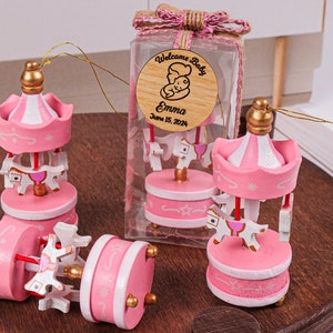 Bomboniere personalizzate per giostre, bomboniere per baby shower con giostra, decorazioni a giostra, cavalli da giostra in legno, bomboniere per feste di battesimo con scatola portagioie.