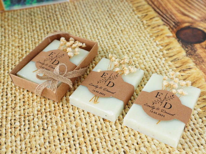 Personalisierte Duftseife Hochzeit Gastgeschenke für Gäste Brautdusche Seife Gefälligkeiten Handgemachte Seifen Favor Floral Seifen Favors Jasmin Duft Bild 1