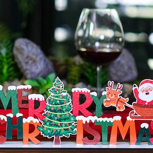 Personalized Wooden Christmas Table Decoration, Christmas Place Setting, Wooden Table Seating Name Tag, Freestanding Happy Holiday Decor