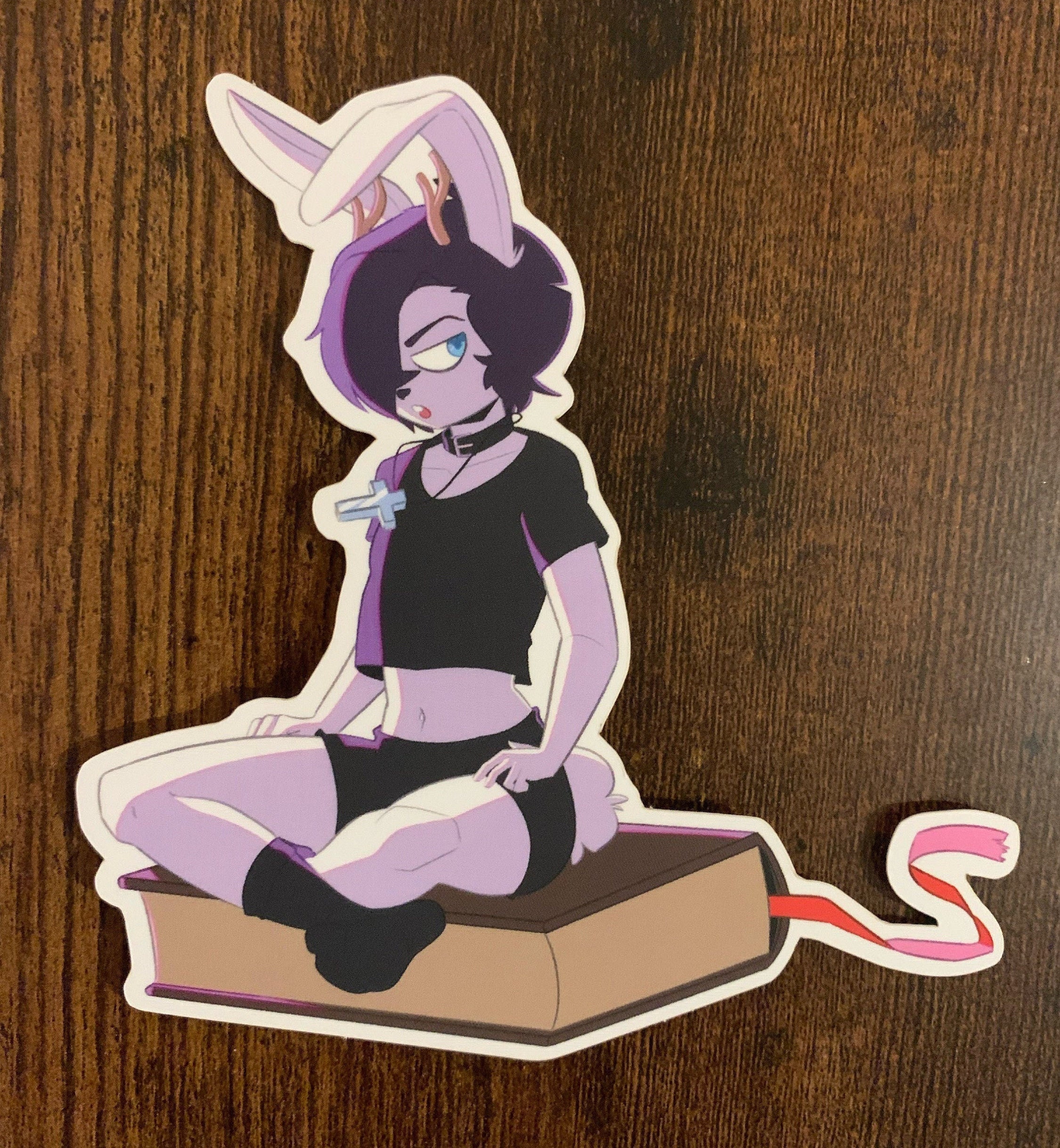 Гот фембой шакалопа Иезекииль (づ ̄ 3 ̄)づ.