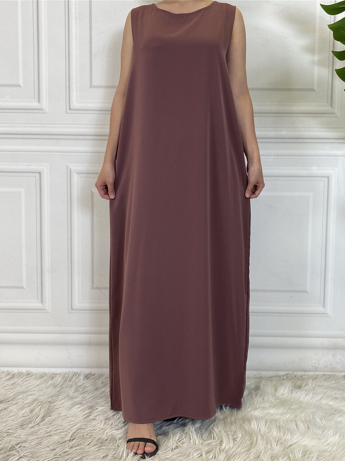 Dress under best sale abaya