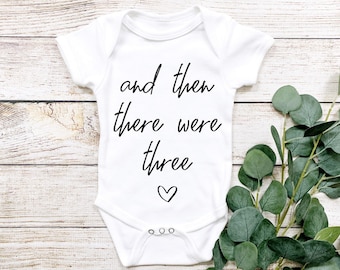 Y luego hubo 3 svg, svg para cricut, archivo de corte de silueta, archivo de corte svg, anuncio de nacimiento svg, bebé recién nacido svg, niña svg