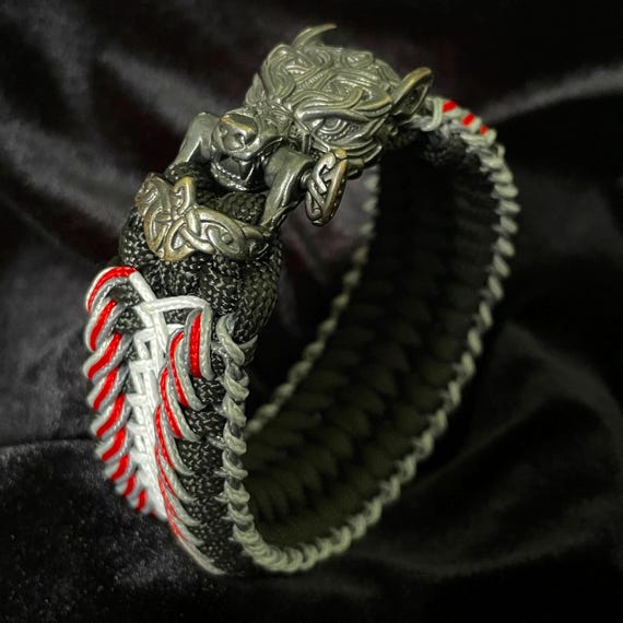 Paracord Bracelet, Brass Black Wolf Head Clasp, Glow in the Dark 