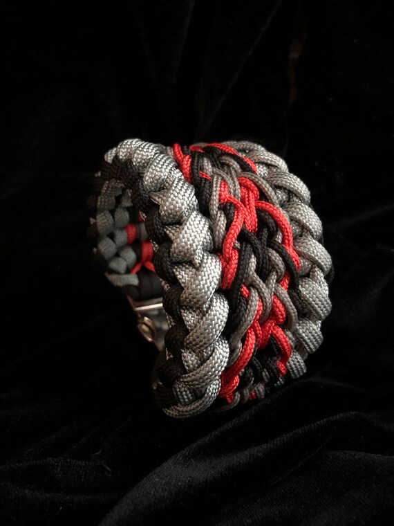 Red and black paracord best sale bracelet