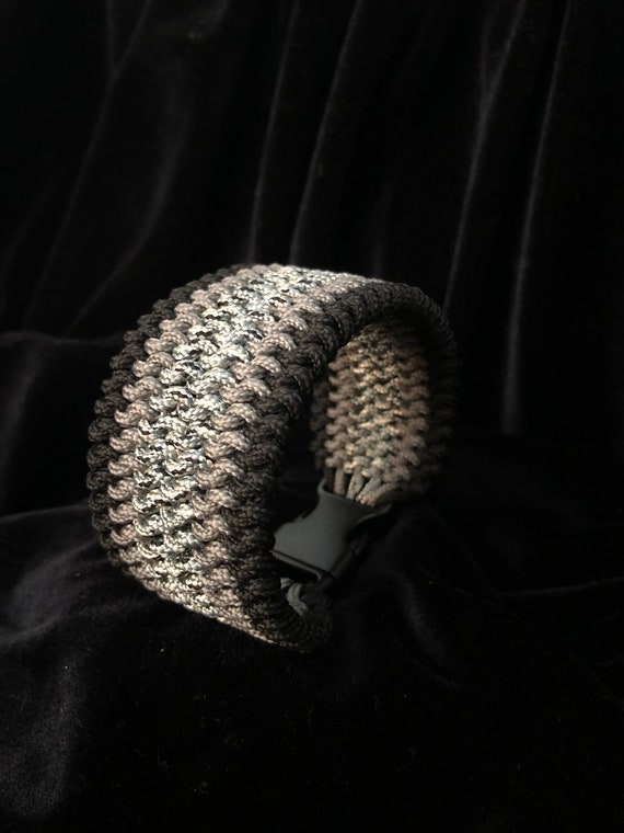 Snake outlet paracord bracelet