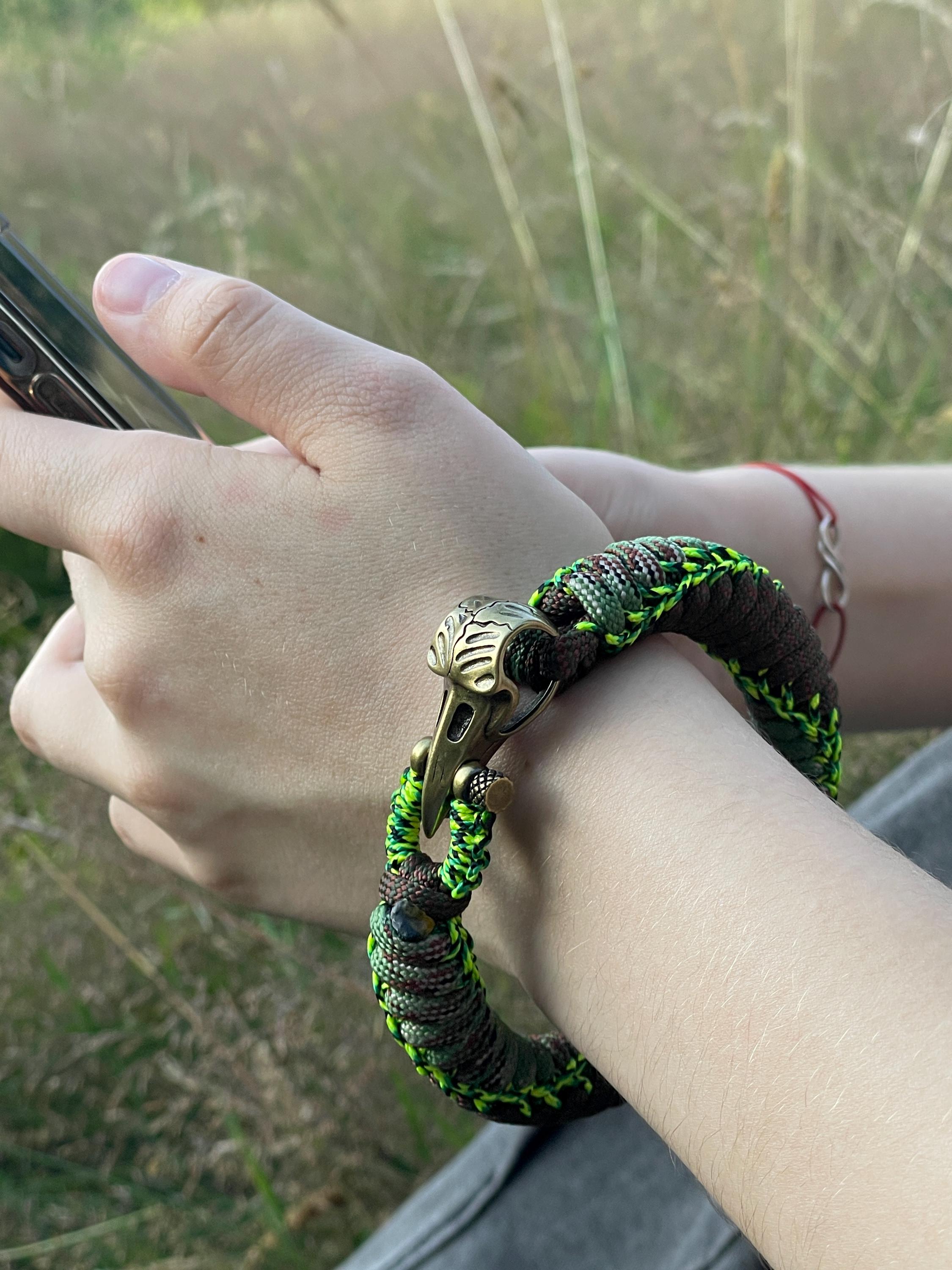 Bracelet de Survie en Paracorde Avec Tête de Mort et Casque de Gladiateur Marley | Bijouterie MBH
