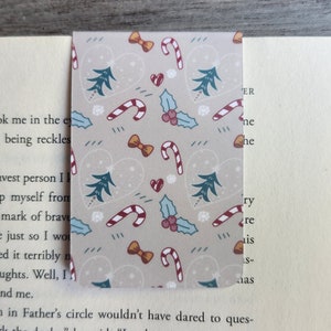 Cute Christmas magnetic bookmark, book lover gift, reading, bookish, holidays bookmark magnet, book accessories, winter, stocking stuffer