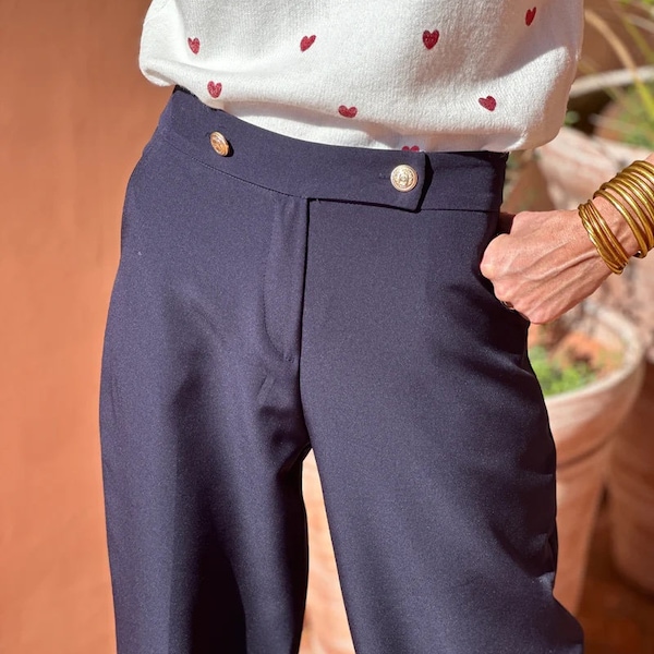 Pantalon Bouton  Dorée Coupe Flare, Pantalon Cintré Taille haute, Boutonnage Or