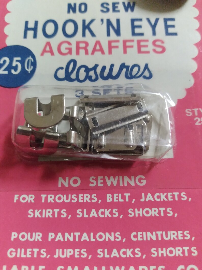 1970s Sewing Notions, Slow Stitching, Journal Ephemera, Buttons