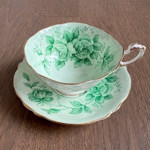 Vintage Paragon double warrants Rare HTF Green Floating Rose Tea Cup & Saucer Teacup Roses