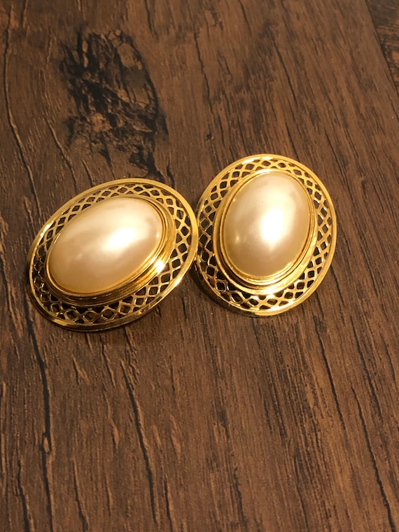 Vintage Button Earrings Clip on Pierced St John T… - image 2