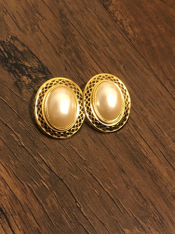 Vintage Button Earrings Clip on Pierced St John T… - image 4