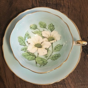 Vintage Paragon double warrants Rare HTF Floating Wild Rose Dogwood White Flowers Tea Cup & Saucer Teacup