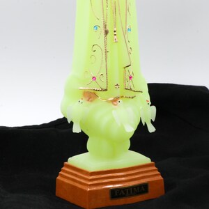 Luminous Our Lady of Fatima 28cm, Glows in the dark Statue Religious, Fluorescent Statue, Luminous hand-painted eyes, Movable crown
