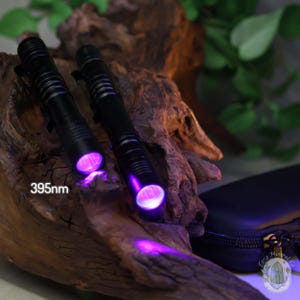 Handheld Mini UV Light Kit Including Accessories