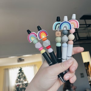 Stylo à perles arc-en-ciel personnalisé, cadeau pour enseignant, fournitures de bureau, cadeau utile, stylo coloré, stylo à perles en Silicone