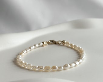 14k Gold Filled Pearl Clasp Bracelet, Simple Pearl Accessories, Grade A Pearl Jewellery, Bridemaids Jewellery, Wedding Jewellery