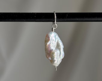 Dije de perla de agua dulce natural: colgante de perla barroca irregular en oro o plata, dije minimalista para pendientes, collares o pulseras.