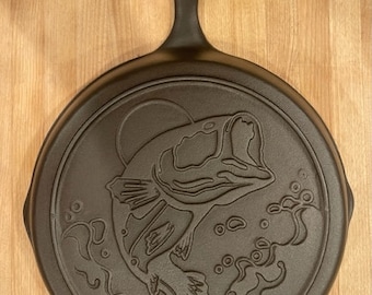 Lodge Cast Iron Wildlife Series, 8 Inch Duck Skillet, Cracker Barrel Skillet