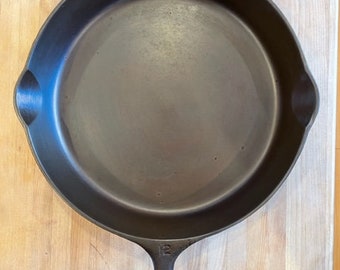 Unmarked Wagner #12 Skillet - Restored - 009930