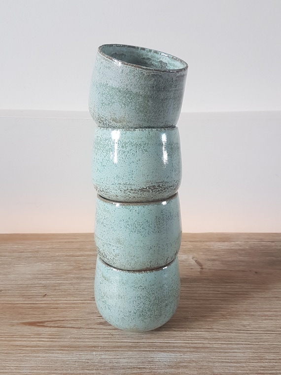 Tasse Céramique Artisanale Bolée en grès fabriquée à la main émail couleur céladon