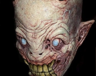 The Void Spectre 3/4 Latex Mask