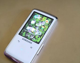 Samsung YP-Q2 (4GB) Digital Media MP3 Player Walkman FM Radio