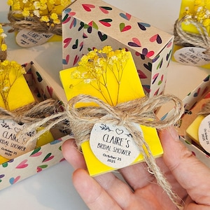 Bruids douchecadeau, bruiloft zeep gunsten, gele zeep cadeau, natuurlijke geurende zeep, hartpatroon geschenkdoos, elegante zeep cadeau, handgemaakte zeep