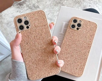 iPhone Case from CORK in Natural Wooden Brown Sustainable Vegan Friendly Apple Accessory Slim Fit Stylish Shockproof Cover