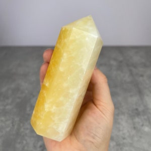 Natürliche Orangencalcit Obelisk Crystal Tower Genuine