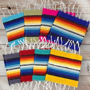 Set mit 5 Decken Untersetzern Wählen Sie Ihre Farbe 6 &quot;x6&quot; Boho Serape Aztec Tischteppich Einweihungsparty Geschenk, Becherset