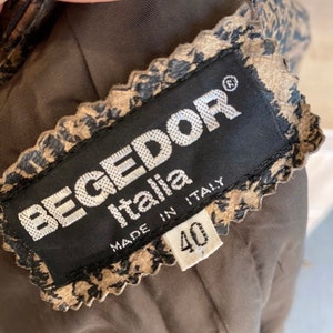 Begedor Italia Genuine Leather Woman Jacket, 80s Vintage Blazer snake pattern, Rare Jacket EU 40 snake skin vintage leather blazer for women image 4