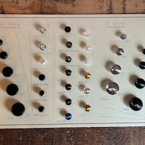 Vintage German salesman’s card of decorative glass buttons - complete! Buttons in perfect condition. Black, silver, gold, pearl.Collectable!