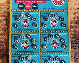 Vintage Waldes “Kohinoor” brand press studs/poppers. Made in Czechoslovakia. 36no. 6 rip off cards = 36 poppers. Excellent condition!