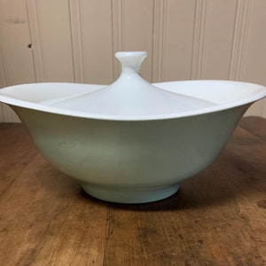 Vintage Green Casserole Dish -  MCM Green Ceramic Casserole Dish with Lid Vintage Casserole Dish Midcentury Modern Casserole Dish with Lid