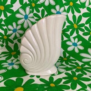 Vtg Wall Pocket Ceramic Clam Sea Shell Planter Window Sill Vase Pearls  Enesco