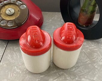Vintage Salt and Pepper Shakers Retro Diner Red Salt and Pepper Shaker Set Retro 1950s Kitchen Airbnb Decor