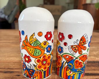 Retro Floral Ceramic Salt and Pepper Shakers - Rainbow Funky Flowers Birds Butterflies Salt Pepper Shaker 70s Vibe Boho Kitchen Decor