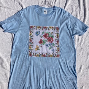 Upcycled Vintage Hanky Tshirt Blue Crewneck Shirt Patchwork Vintage Floral Flower Hankie Upcycling T-Shirt Upcycle Tee Size XL