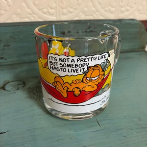 Garfield McDonald&#39;s Mug- 1978 It&#39;s Not A Pretty Life Jim Davis Coffee Mug Tea Cup Vintage Cartoon Character Cup Funny Odie and Garfield
