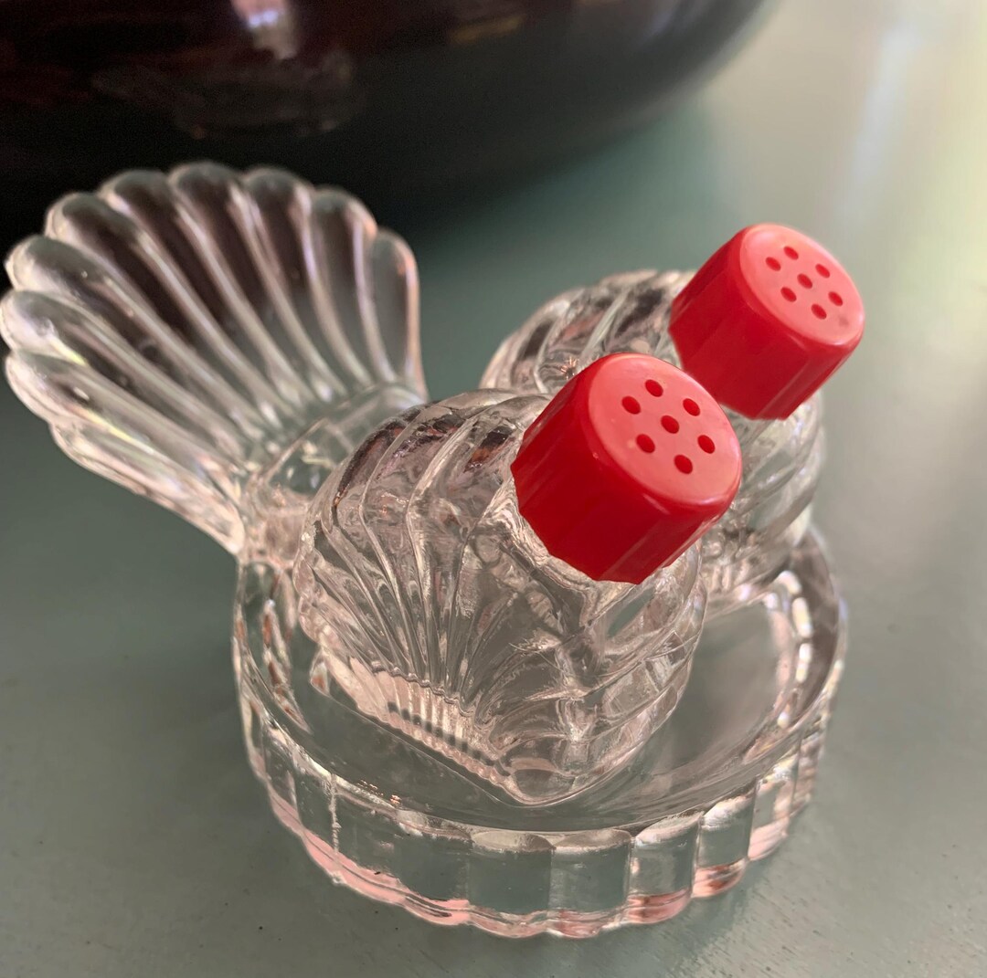 Vintage Glass Fan Tail Salt and Pepper Shaker Set- Art Deco Salt and ...
