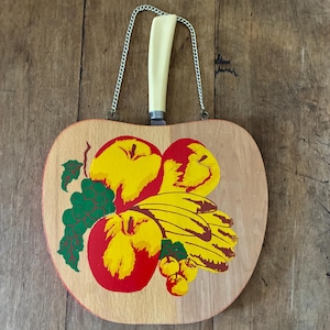 Vintage Cutting Board- Apple Shaped Cutting Board Kitchen Wall Hanging Fruit Kitchen Decor Retro Cutting Board With Chain Housewarming Gift